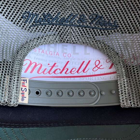 FRED SEGAL MITCHELL & NESS 6TH AVENUE NOMADS WINGS LOGO TRUCKER HAT NEW